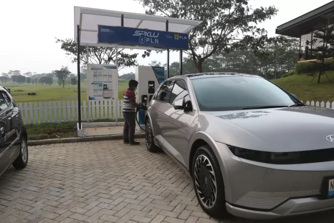 Memahami Pro dan Kontra Mobil Listrik di Indonesia